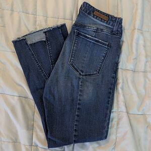 Social Standard By Sanctuary Mid-Rise Kick Crop Jeans